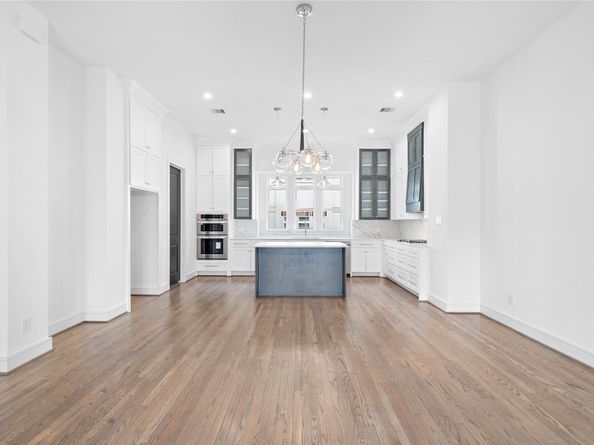 1011 E 28th Street, Houston TX 77009