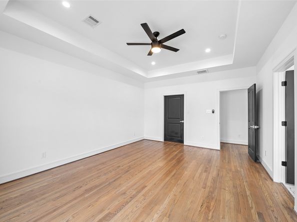 1011 E 28th Street, Houston TX 77009