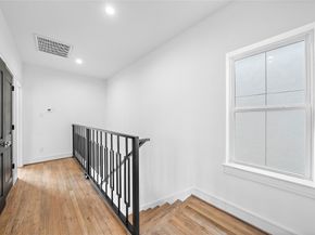 1011 E 28th Street, Houston TX 77009