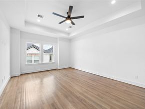 1011 E 28th Street, Houston TX 77009