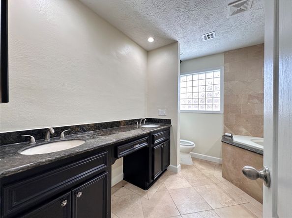 9515 Winsome Lane, Houston TX 77063