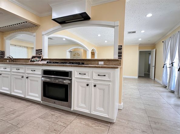 9515 Winsome Lane, Houston TX 77063