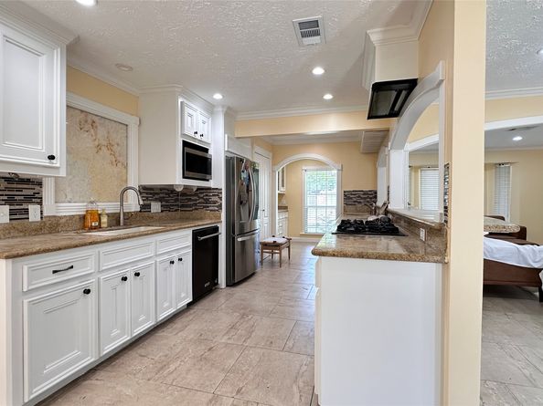 9515 Winsome Lane, Houston TX 77063