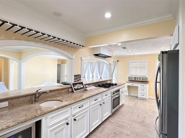 9515 Winsome Lane, Houston TX 77063