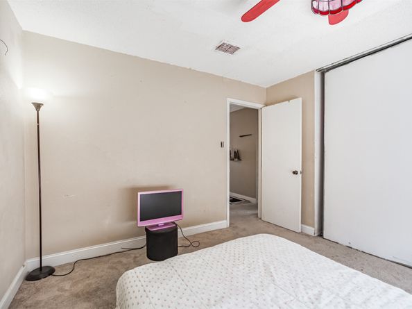 7642 Candlegreen Lane, Houston TX 77071