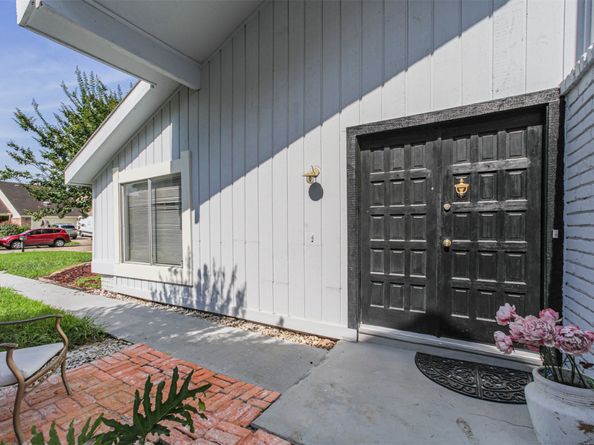 7642 Candlegreen Lane, Houston TX 77071
