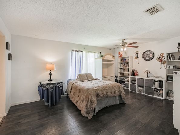 7642 Candlegreen Lane, Houston TX 77071