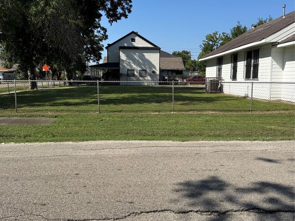 1603 Campbell Street, Houston TX 77009