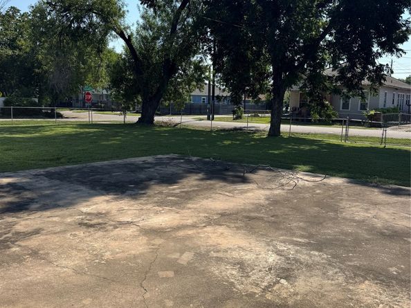 1603 Campbell Street, Houston TX 77009