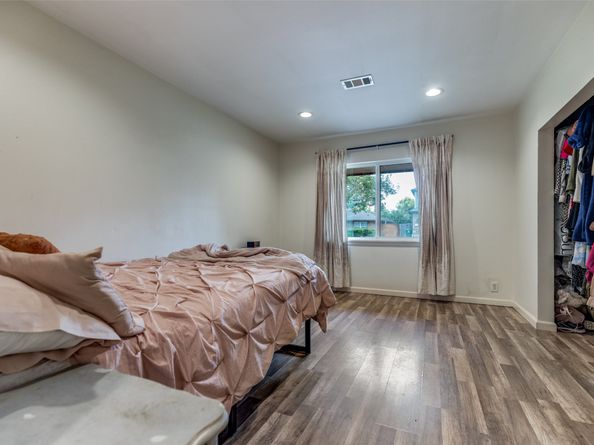 2007 Hewitt Drive, Houston TX 77018