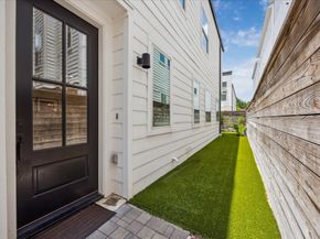 852 Fisher Street A, Houston TX 77018