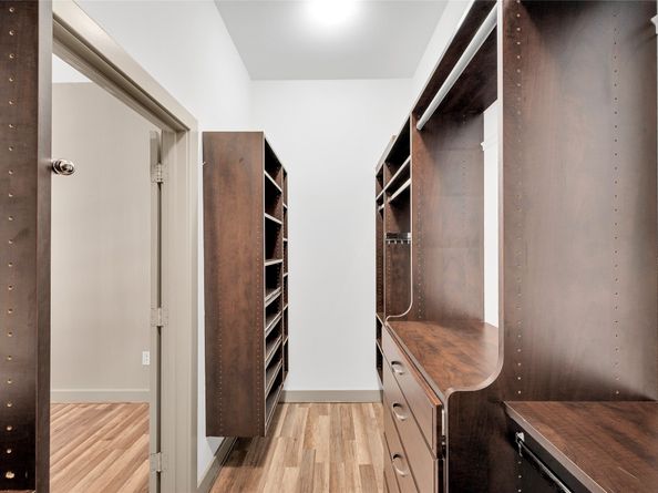 1901 Post Oak Boulevard 1606, Houston TX 77056