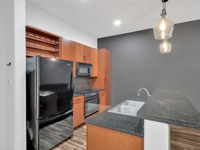 1901 Post Oak Boulevard 1606, Houston TX 77056