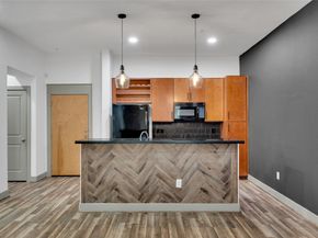 1901 Post Oak Boulevard 1606, Houston TX 77056