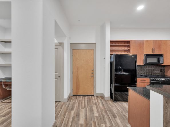1901 Post Oak Boulevard 1606, Houston TX 77056