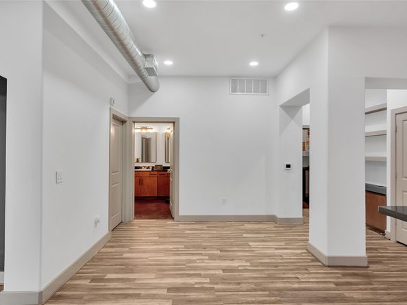 1901 Post Oak Boulevard 1606, Houston TX 77056