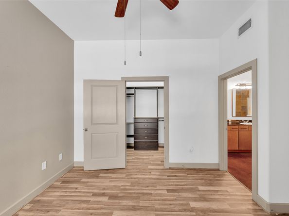 1901 Post Oak Boulevard 1606, Houston TX 77056