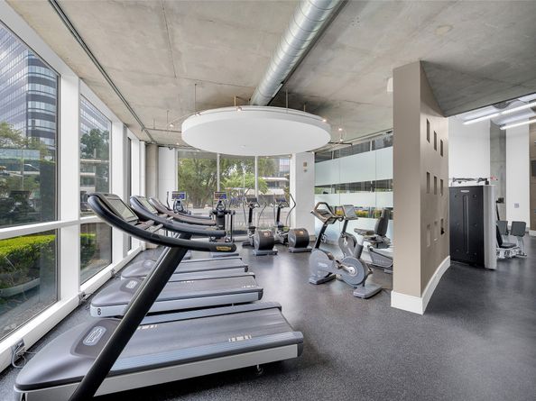 1901 Post Oak Boulevard 1606, Houston TX 77056