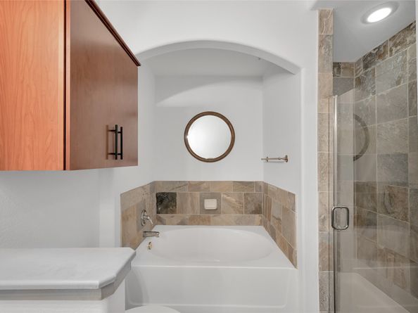 1901 Post Oak Boulevard 1606, Houston TX 77056