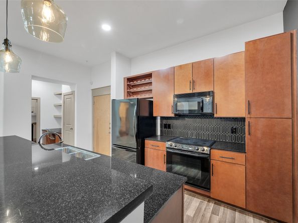 1901 Post Oak Boulevard 1606, Houston TX 77056