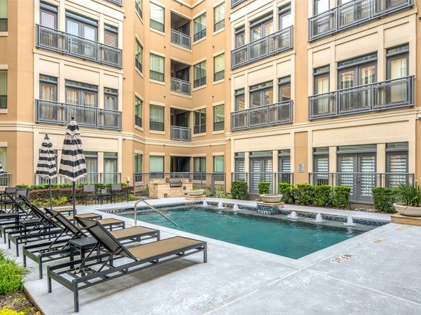 1901 Post Oak Boulevard 1606, Houston TX 77056