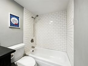 14711 Barryknoll Lane 35, Houston TX 77079