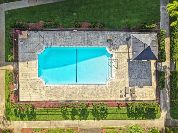 14711 Barryknoll Lane 35, Houston TX 77079