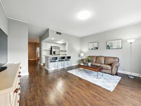 14711 Barryknoll Lane 35, Houston TX 77079