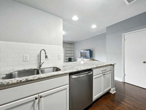 14711 Barryknoll Lane 35, Houston TX 77079