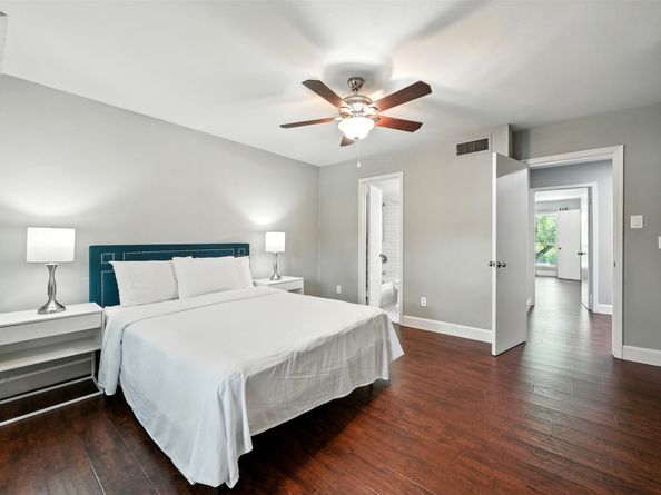 14711 Barryknoll Lane 35, Houston TX 77079