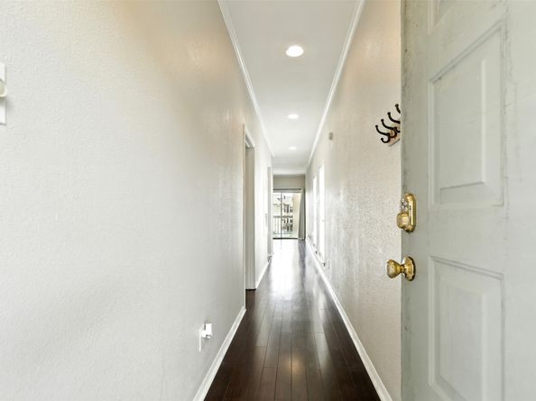 18809 Egret Bay Boulevard 214, Webster TX 77058