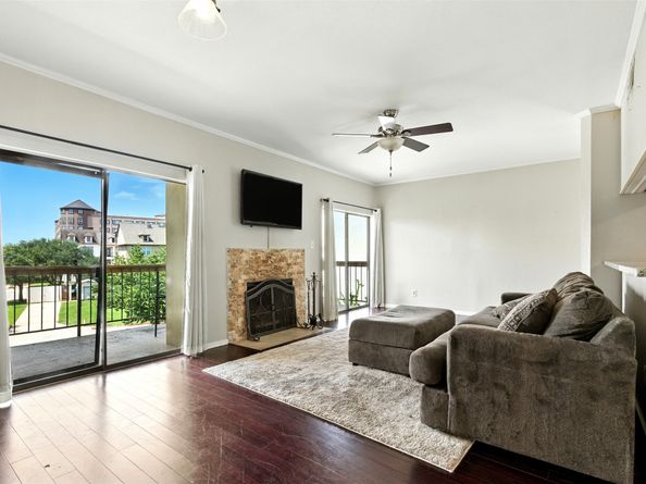 18809 Egret Bay Boulevard 214, Webster TX 77058