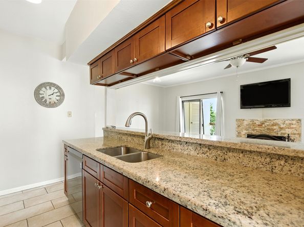 18809 Egret Bay Boulevard 214, Webster TX 77058