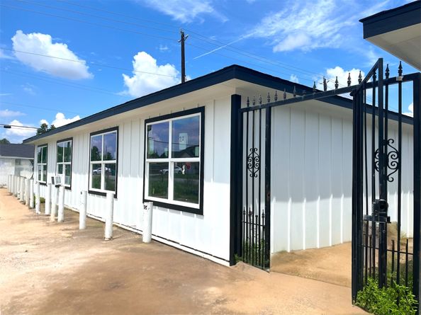 4306 Mallow Street, Houston TX 77051