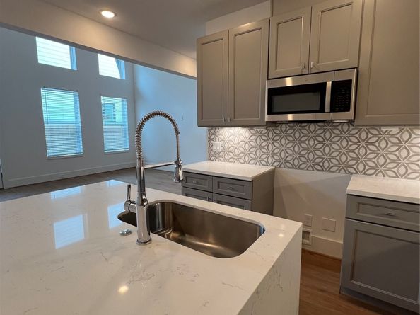 7609 & 7611 Victory Reserve St Street, Houston TX 77088