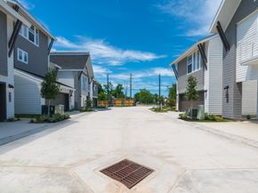 7609 & 7611 Victory Reserve St Street, Houston TX 77088