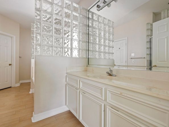 8022 Duffield Lane, Houston TX 77071