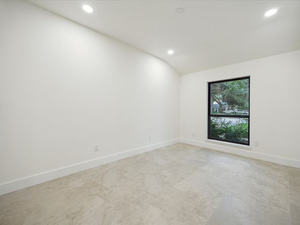1423 Mapleton Drive, Houston TX 77043