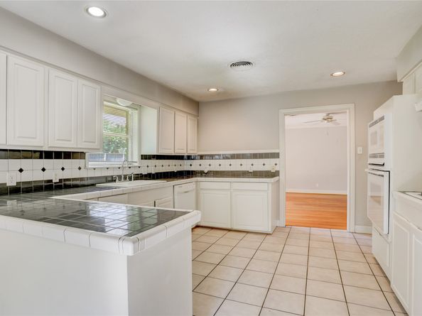4818 Knickerbocker Street, Houston TX 77035