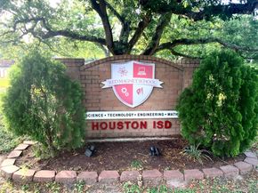 4818 Knickerbocker Street, Houston TX 77035