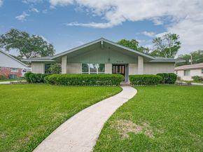 8314 Burning Hills Drive, Houston TX 77071