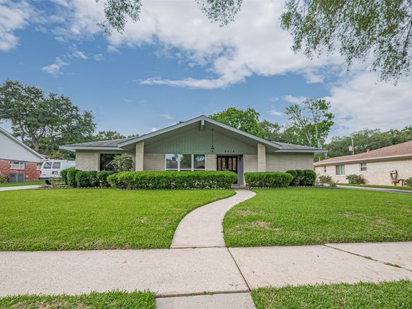8314 Burning Hills Drive, Houston TX 77071