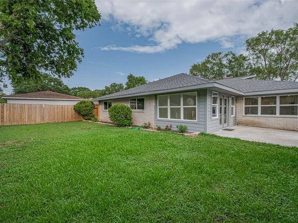 8314 Burning Hills Drive, Houston TX 77071