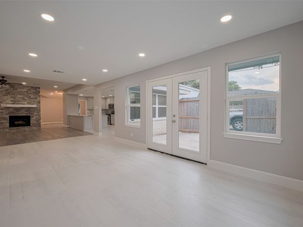 8314 Burning Hills Drive, Houston TX 77071