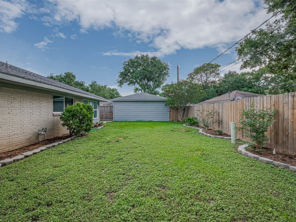 8314 Burning Hills Drive, Houston TX 77071