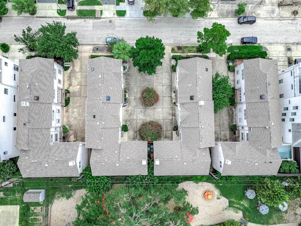1422 Crocker Street, Houston TX 77019
