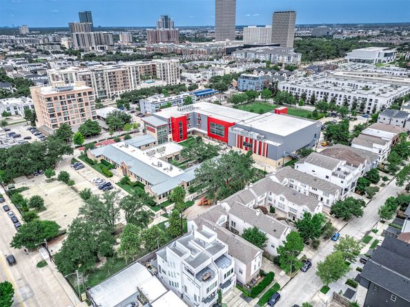 1422 Crocker Street, Houston TX 77019
