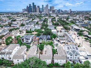1422 Crocker Street, Houston TX 77019