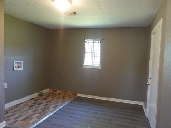 4825 Weaver Road, Houston TX 77016