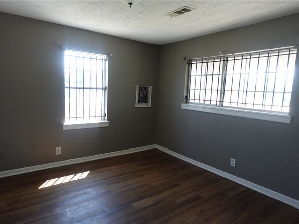 4825 Weaver Road, Houston TX 77016